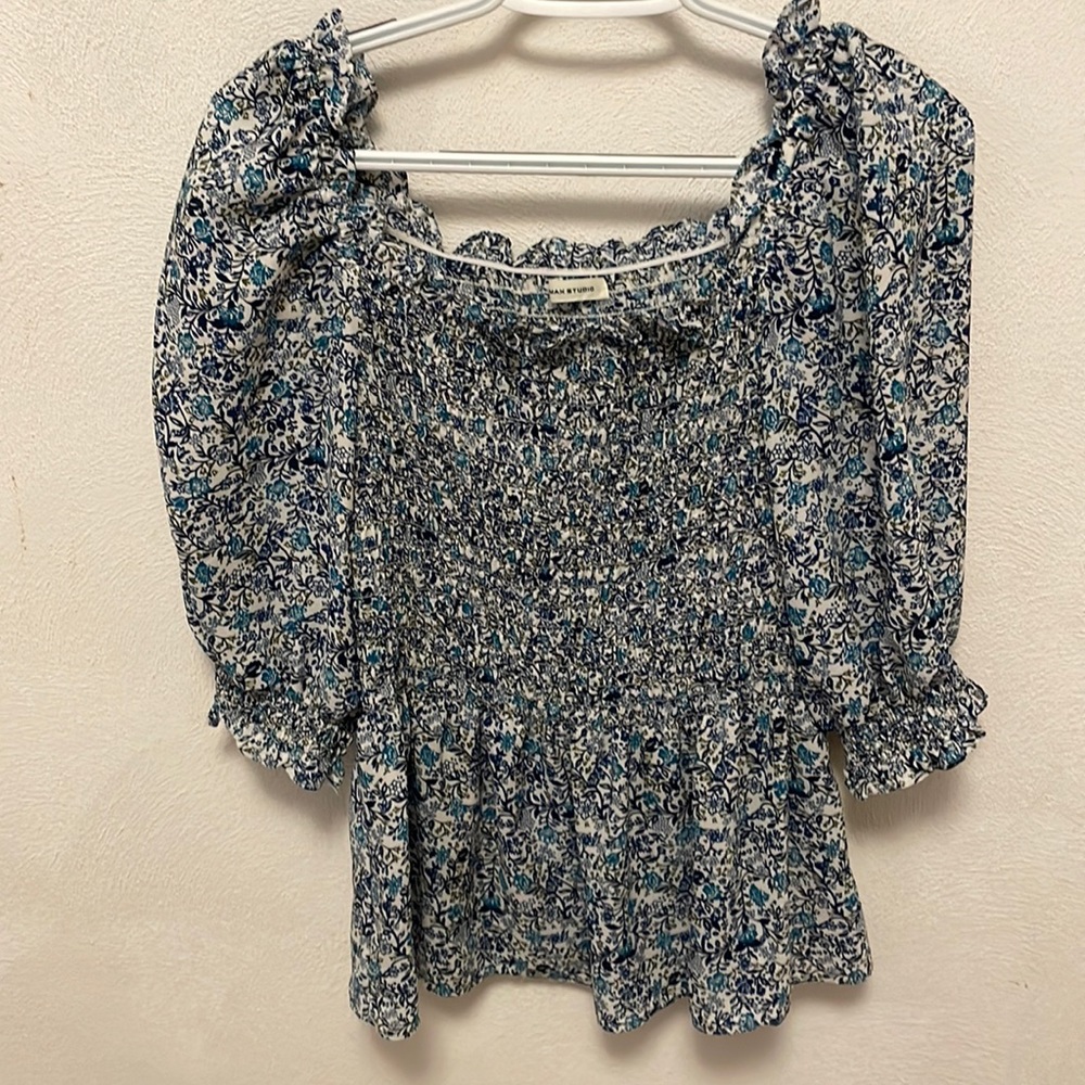Max Studio M blouse new no tags 100% polyester